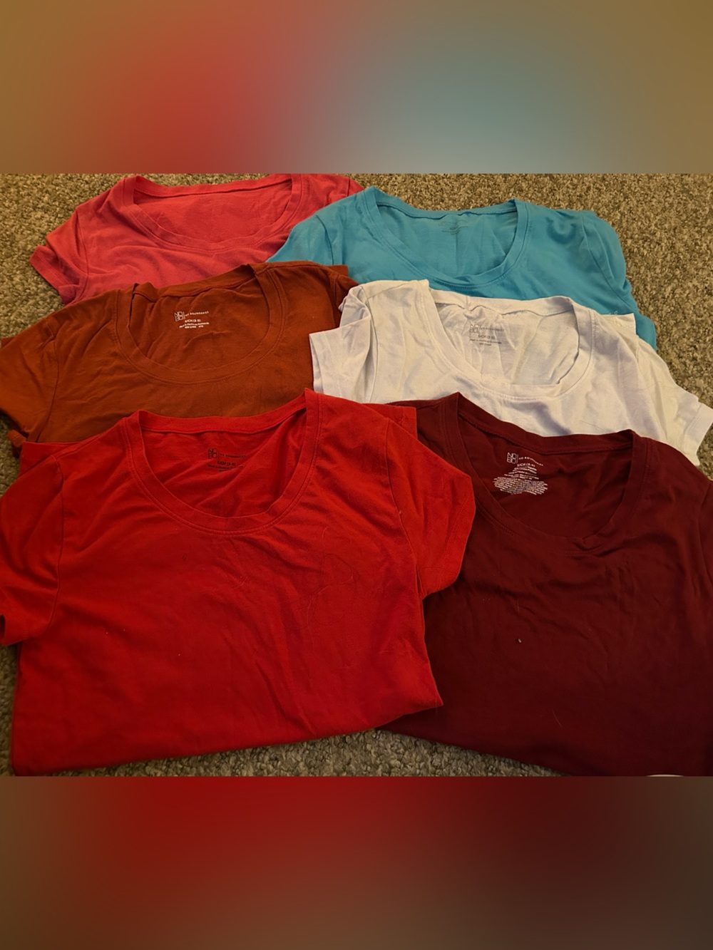 Lot of 7 Scoop Neck Tees in Mixed Colors